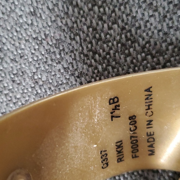 Coach sandals size 7.5 - Picture 6 of 6